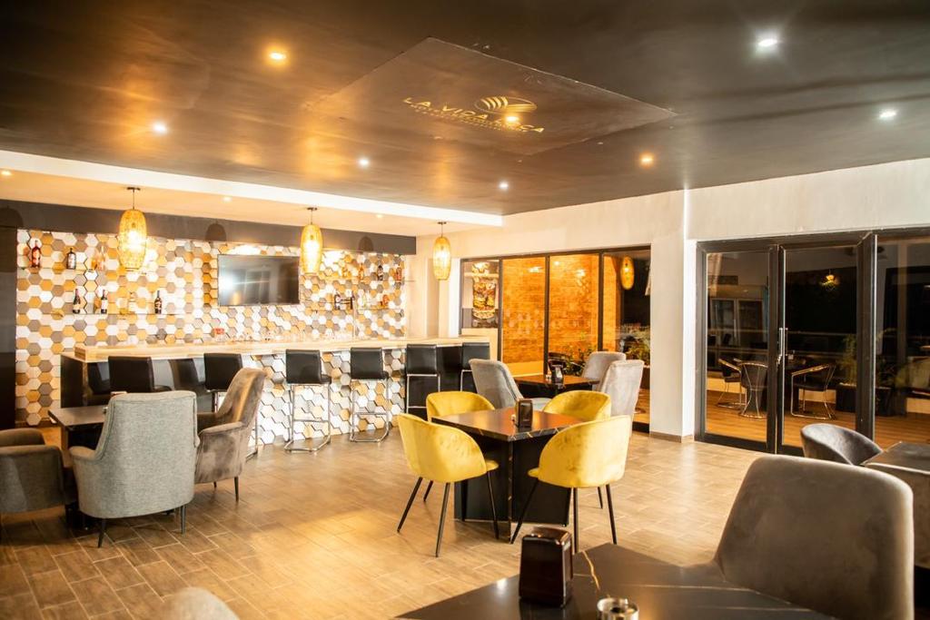 Lounge La Vida Loca — Équipement culturel & loisirs à Ouagadougou, Burkina Faso | Dream Studio